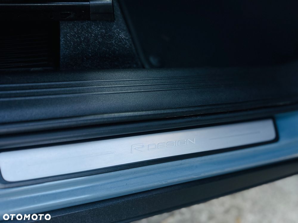 Volvo XC 40 D4 AWD Geartronic R-Design - 11