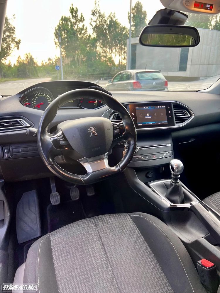 Peugeot 308 1.2 PureTech Style - 13