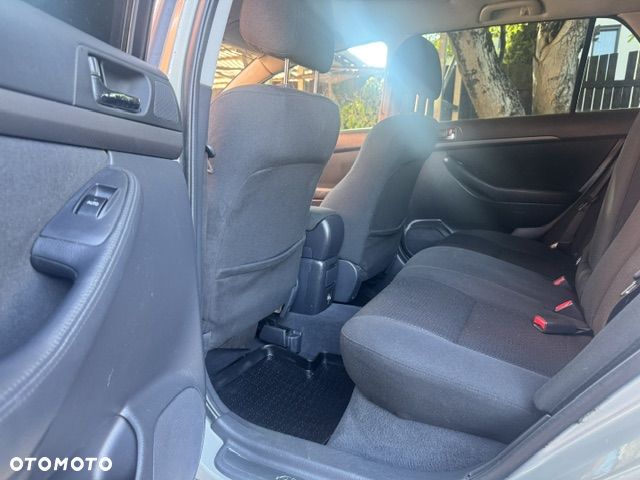 Toyota Avensis 2.0 VVT-i Sol - 6