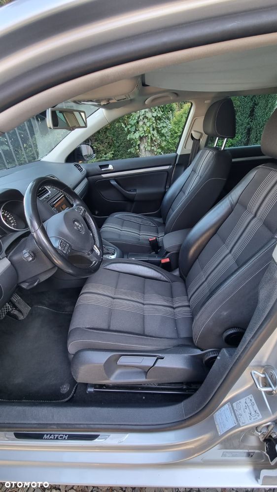 Volkswagen Golf 2.0 TDI DPF DSG MATCH - 7