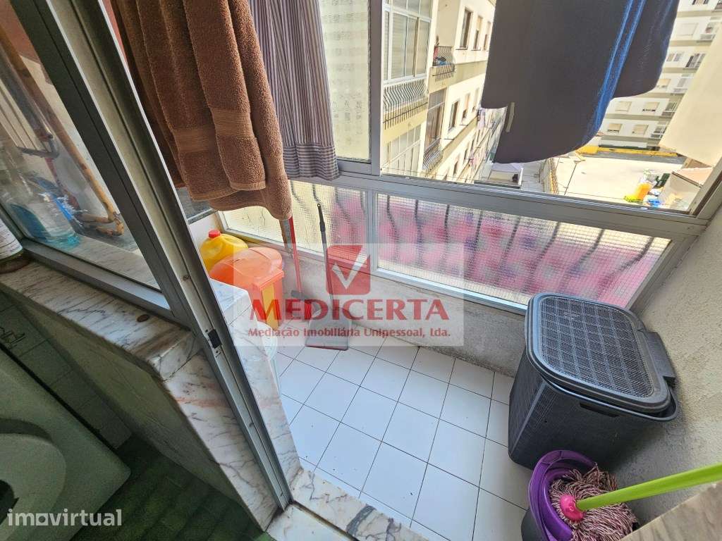 Agualva - Av. Bons Amigos - T2 (83m²) - Grande imagem: 2/14
