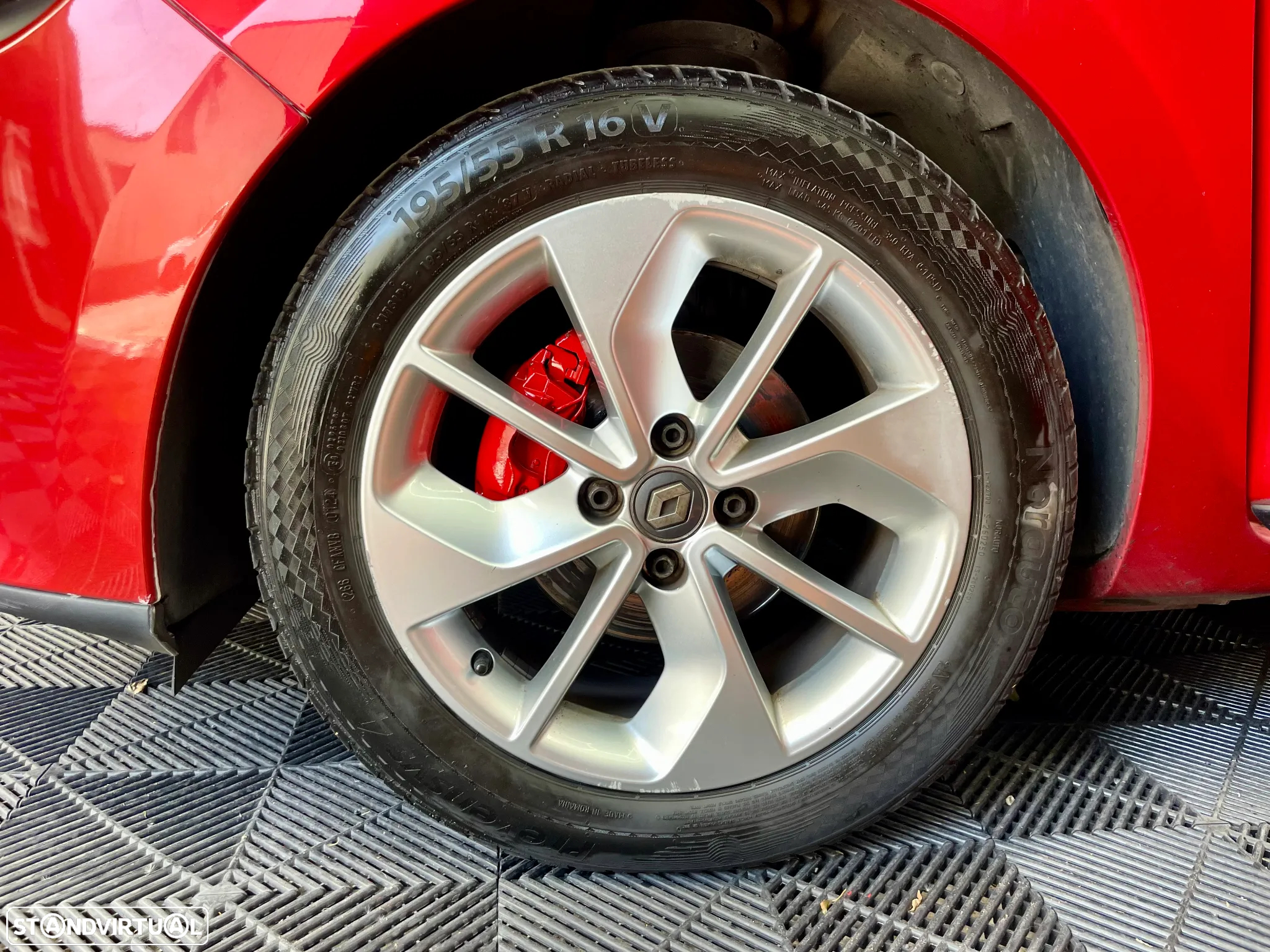 Renault Clio 0.9 TCe Limited - 10
