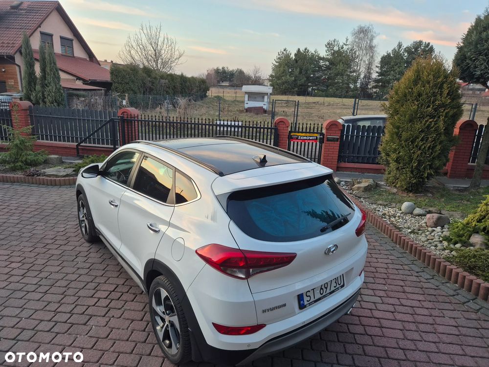 Hyundai Tucson 2.0 CRDI BlueDrive Style 2WD - 17