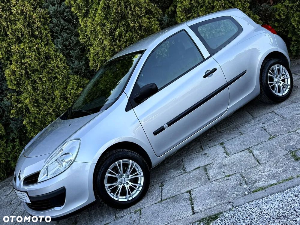 Renault Clio - 7