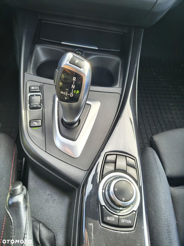 BMW Seria 1 118d Sport Line - 16