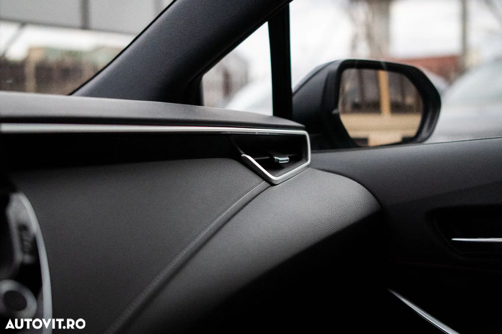 Toyota Corolla 1.8 HSD TS Exclusive - 26