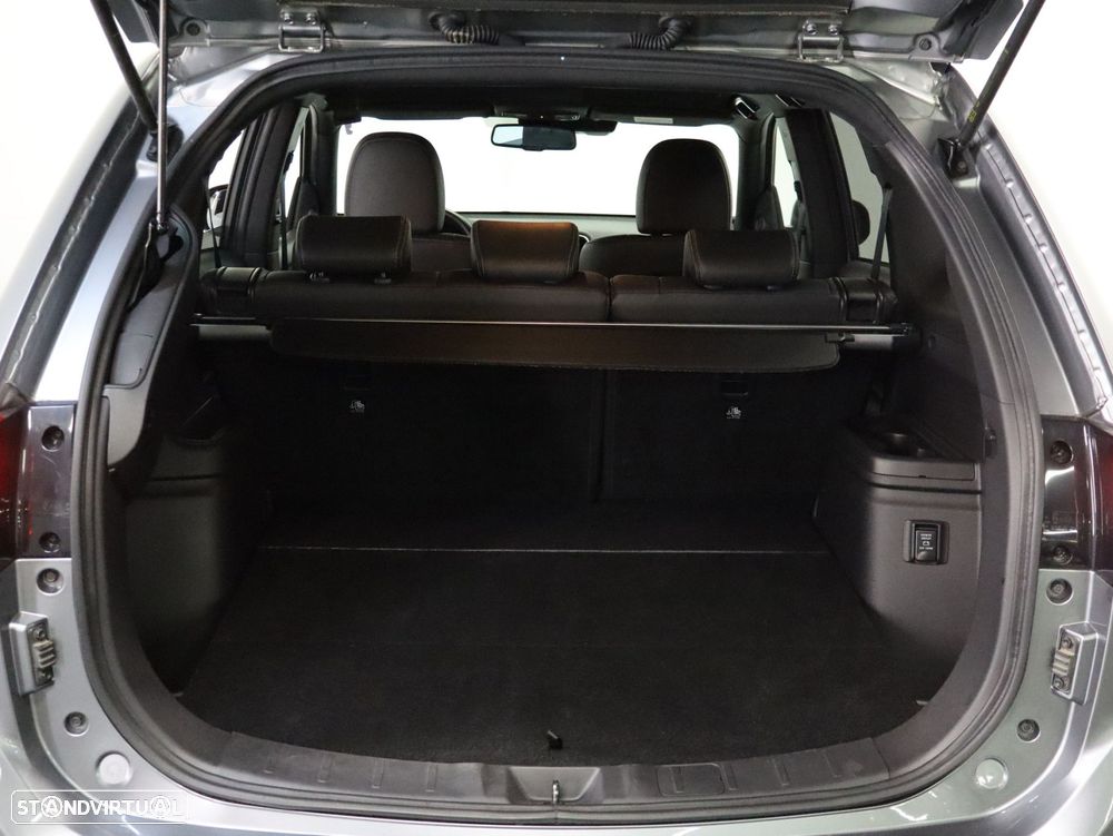 Mitsubishi Outlander 2.4 Instyle - 27