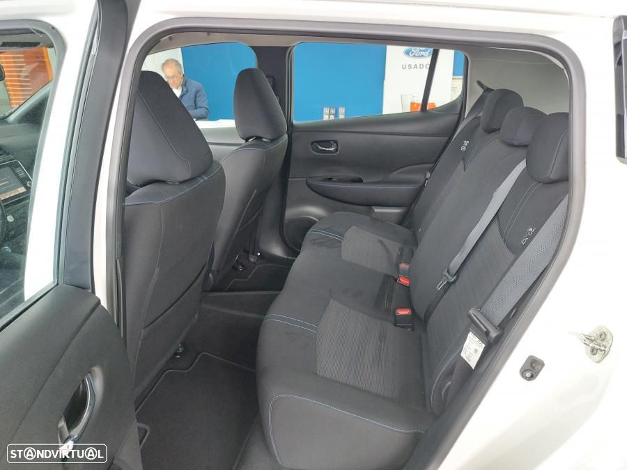 Nissan Leaf N-Connecta - 11