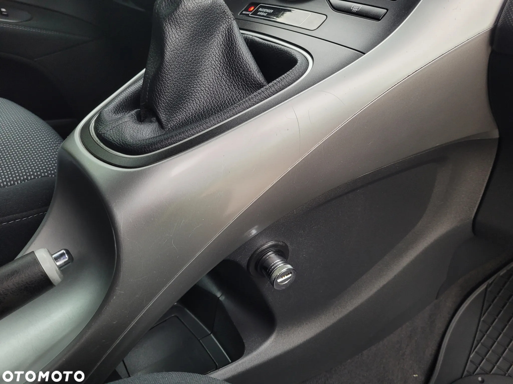 Toyota Auris 1.6 Premium + - 22