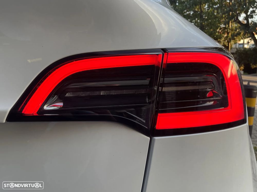 Tesla Model Y RWD - 16