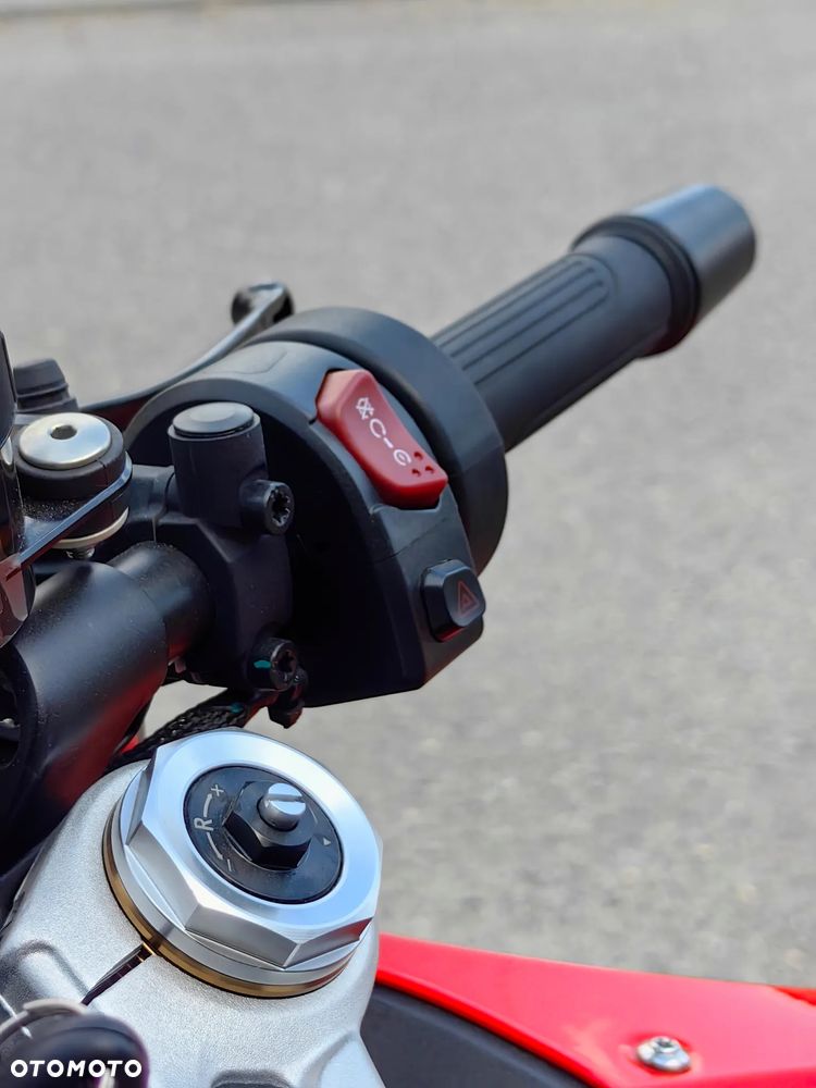 QJMOTOR SRK 800RR - 7