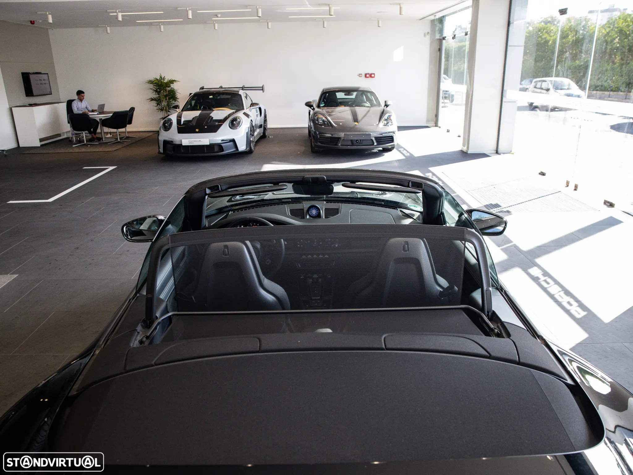 Porsche 911 (992) Carrera Cabrio GTS PDK - 11