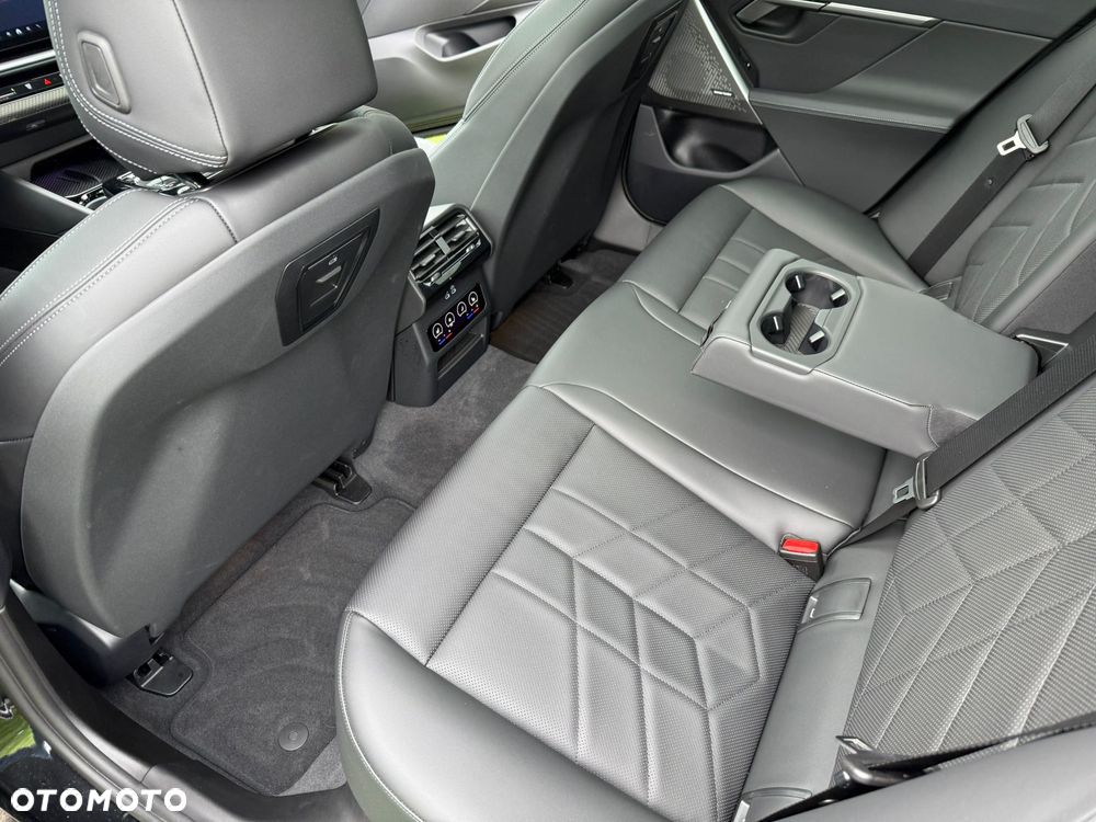 BMW Seria 5 520d xDrive - 24