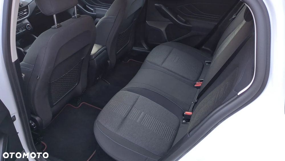 Ford Focus 1.0 EcoBoost Active X - 13