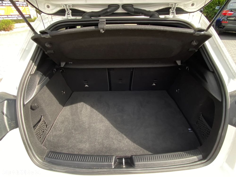 Mercedes-Benz Klasa A 250 e PHEV Progressive 8G-DCT - 25