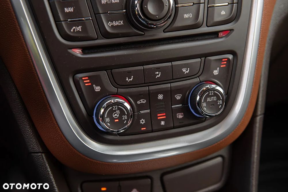 Opel Mokka 1.4 T Cosmo - 24