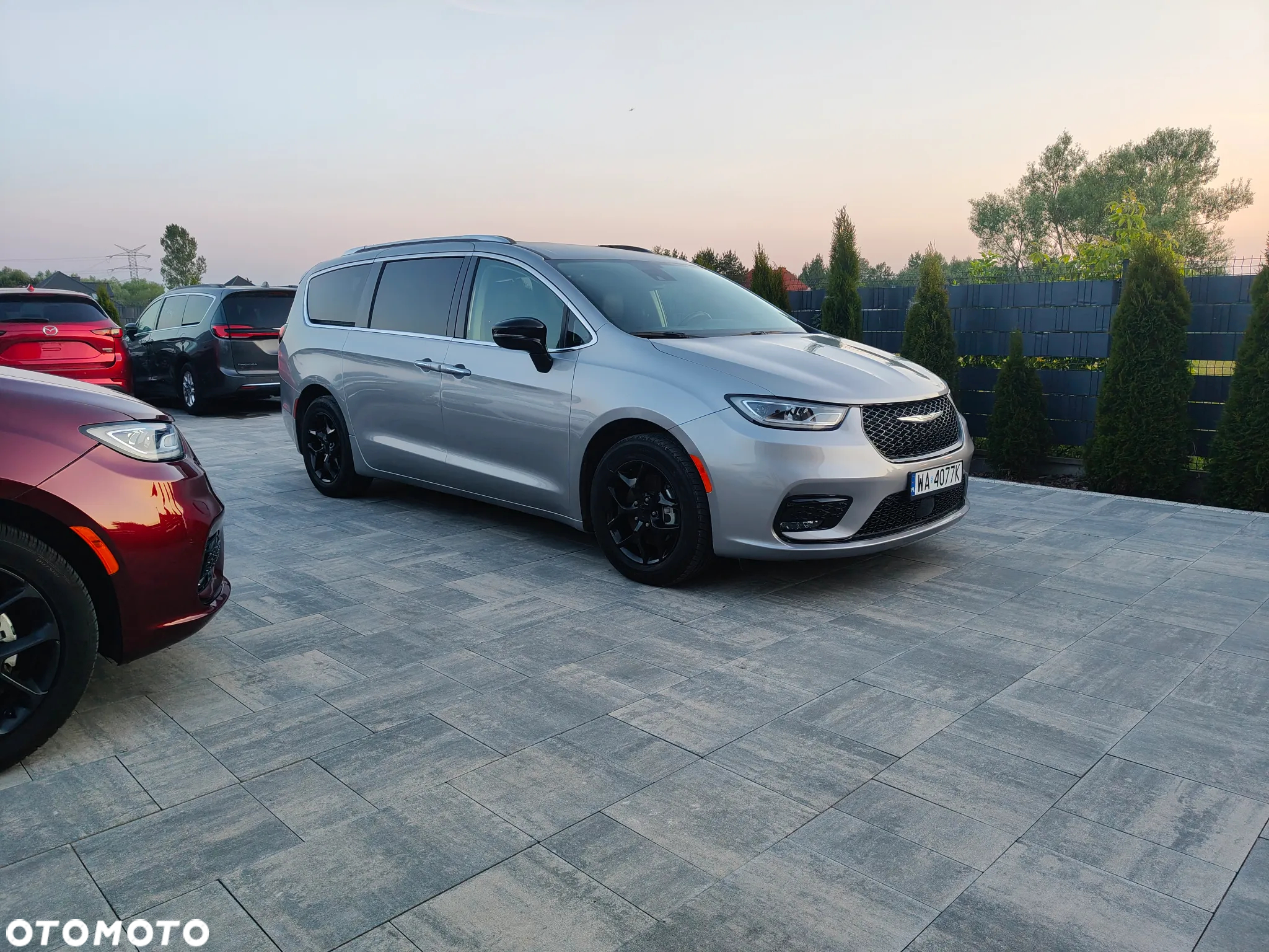 Chrysler Pacifica - 2