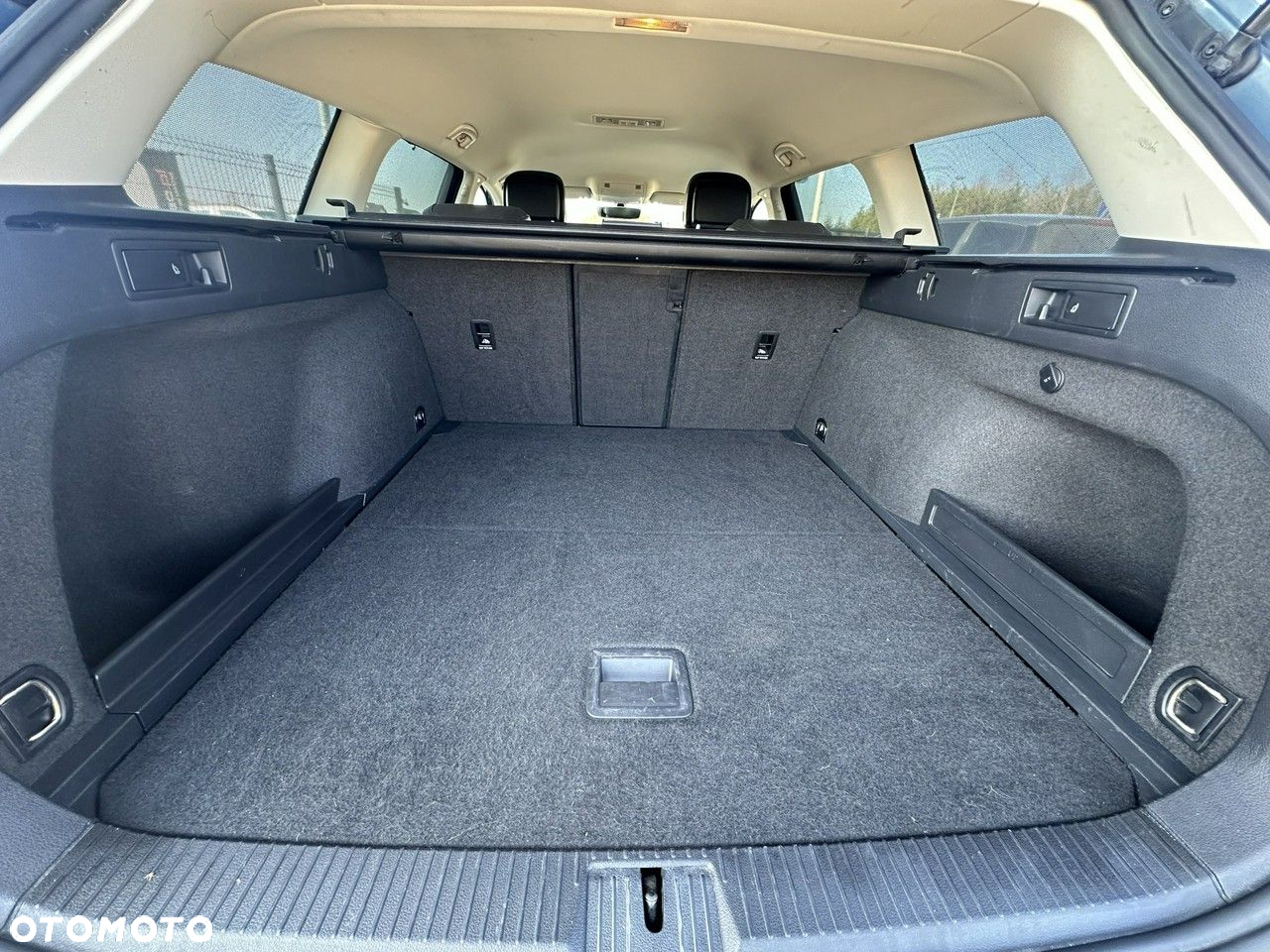 Volkswagen Passat - 10