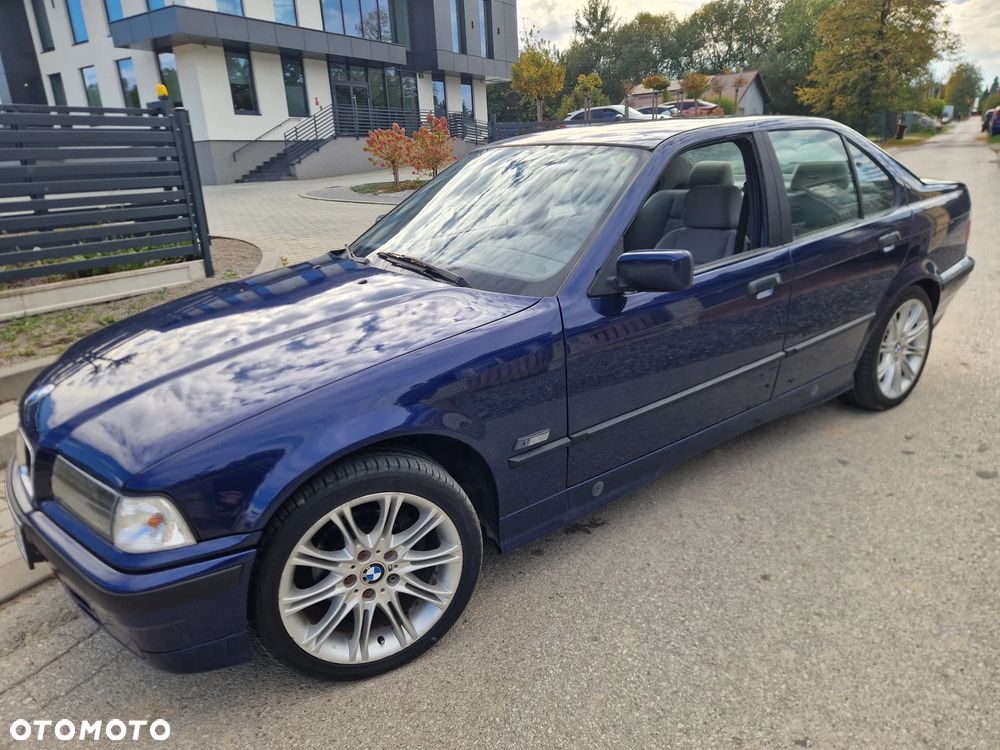 BMW Seria 3 318i - 36