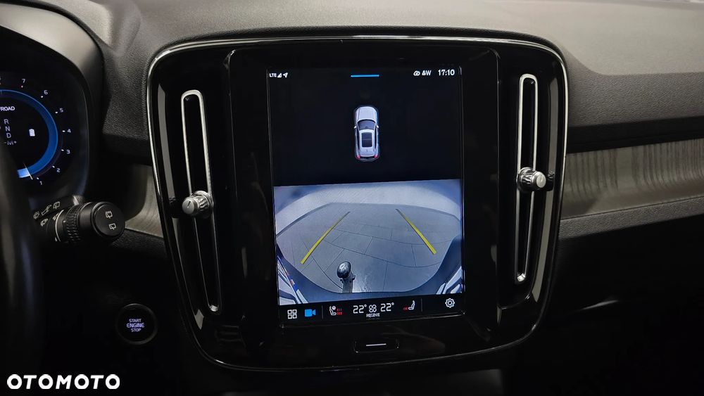 Volvo XC 40 B4 B DKG Plus Black Edition - 32