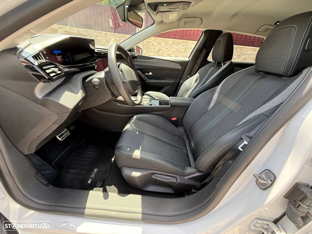 Peugeot e-308 54 kWh Allure - 27