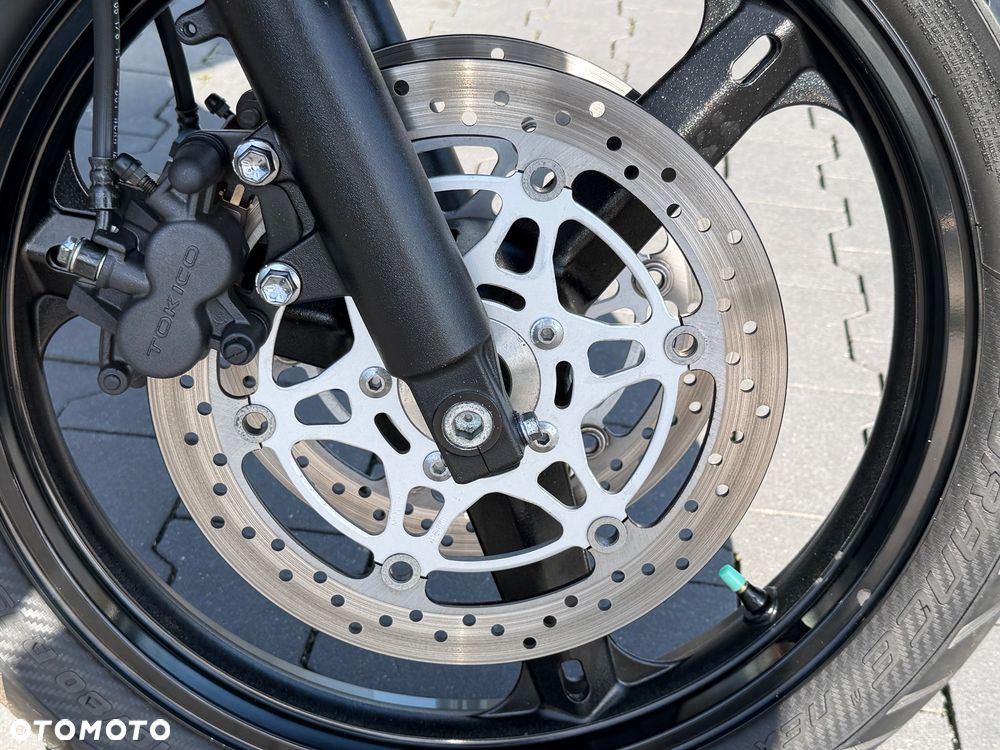 Suzuki V-STROM - 16