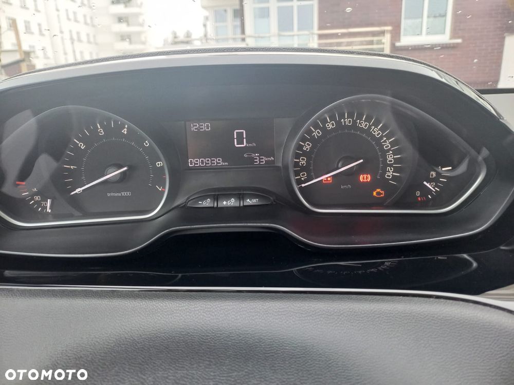 Peugeot 208 ver-1-2-puretech-access - 6