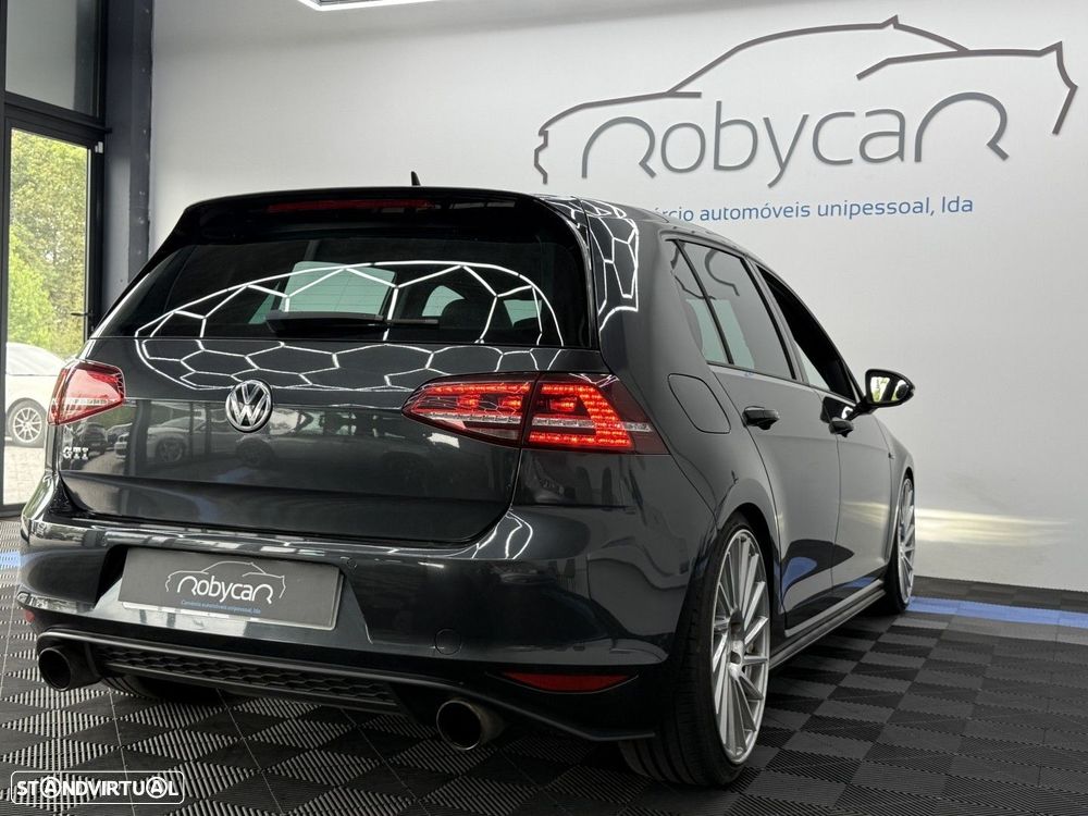 VW Golf 2.0 TSi GTi DSG - 11