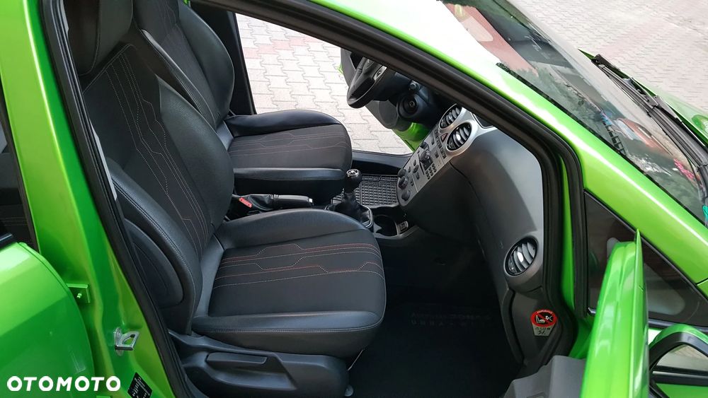 Opel Corsa 1.4 16V Enjoy - 25