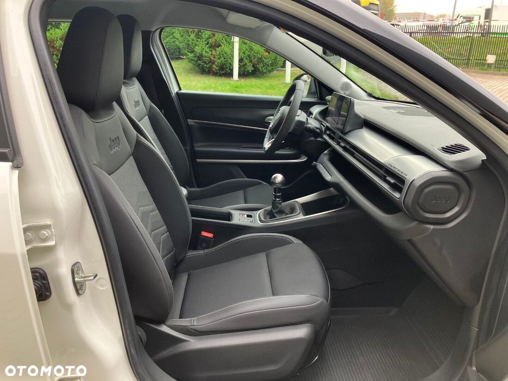 Jeep Avenger 1.2 GSE T3 Altitude FWD - 26