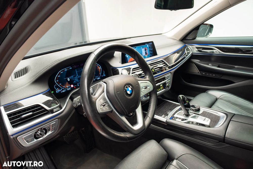 BMW Seria 7 740d xDrive MHEV - 8