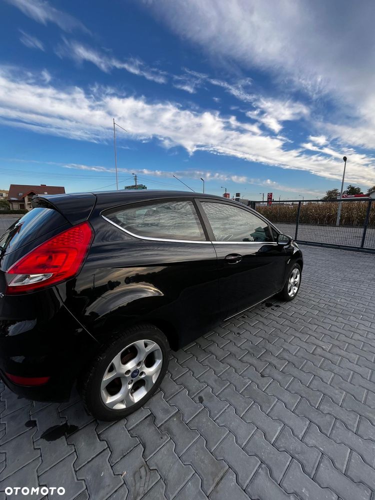 Ford Fiesta 1.4 Ghia - 14