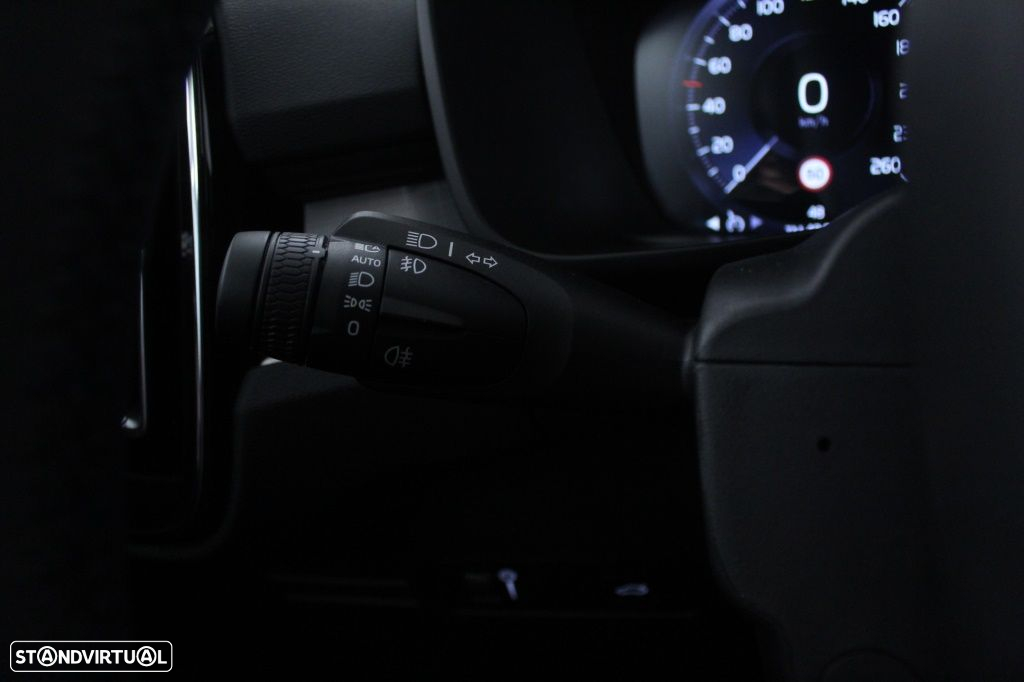 Volvo XC 40 1.5 T2 Core Auto - 24