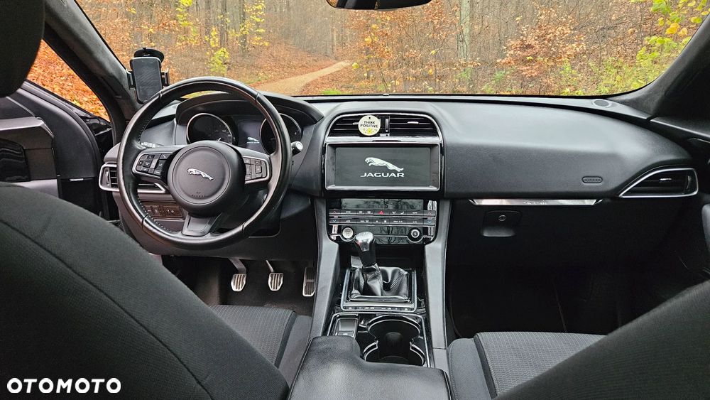 Jaguar F-Pace 2.0 i4D RWD Pure - 21