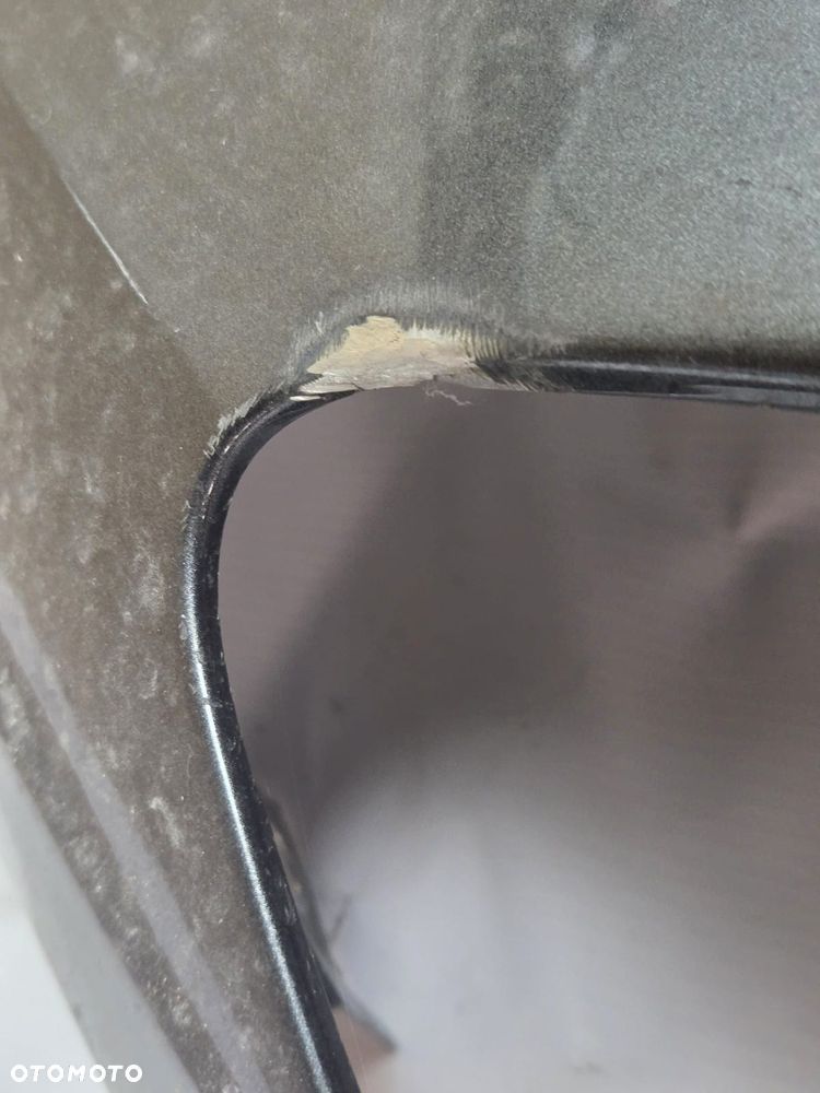 Błotnik prawy przód + listwa Audi Q7 4M0 - 10