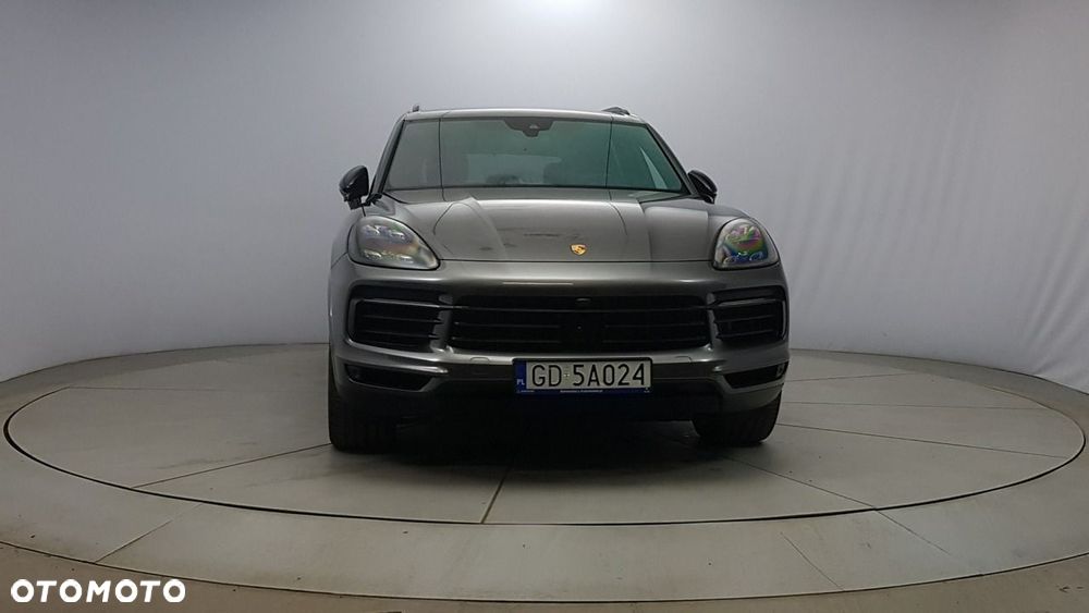 Porsche Cayenne - 2