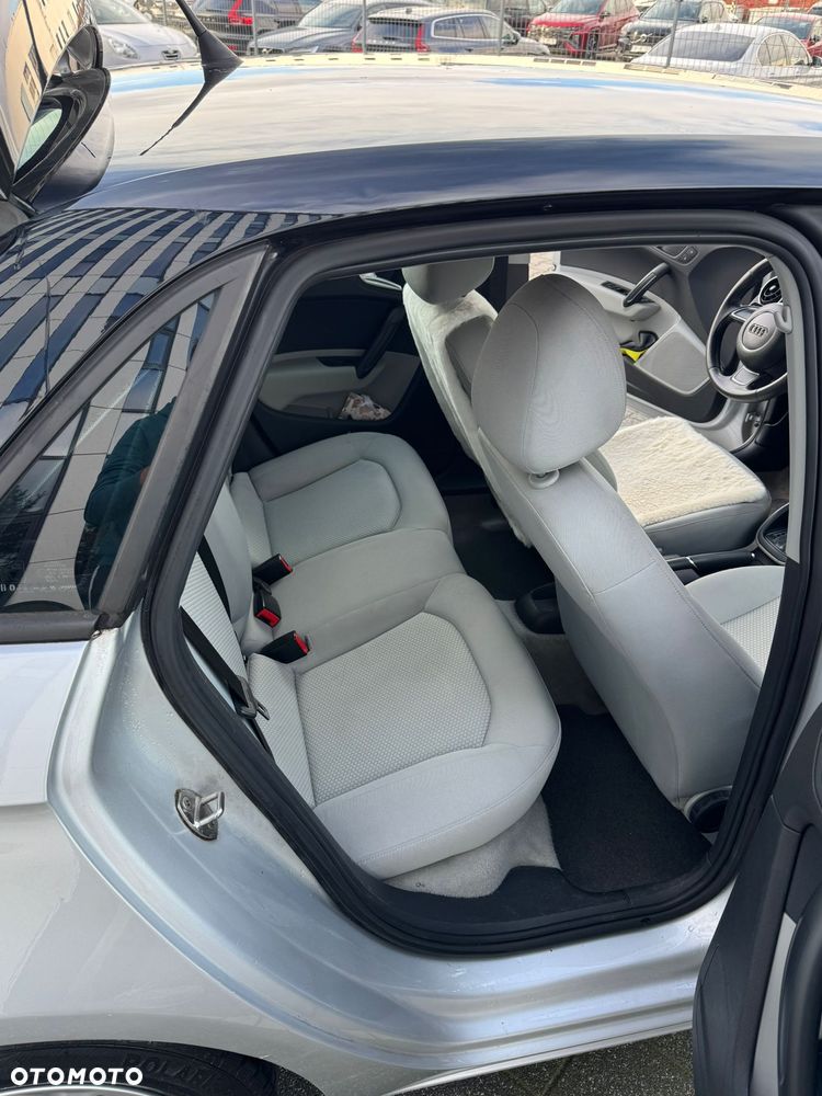 Audi A1 Sportback 1.6 TDI Ambition S tronic - 17