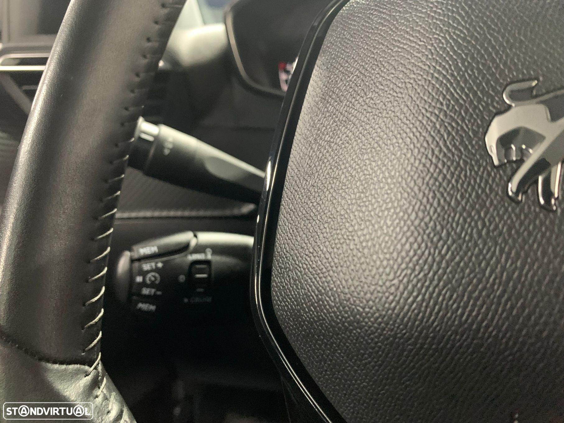 Peugeot 208 1.2 PureTech Active Pack - 17