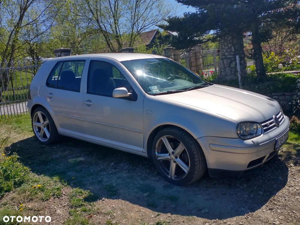 Volkswagen Golf - 1