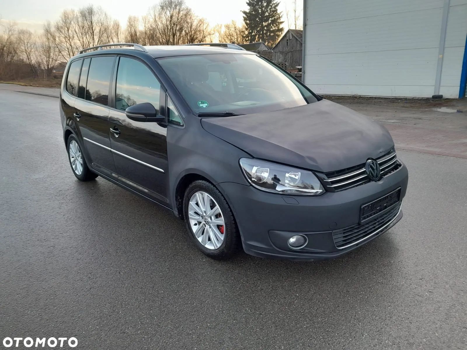 Volkswagen Touran - 1