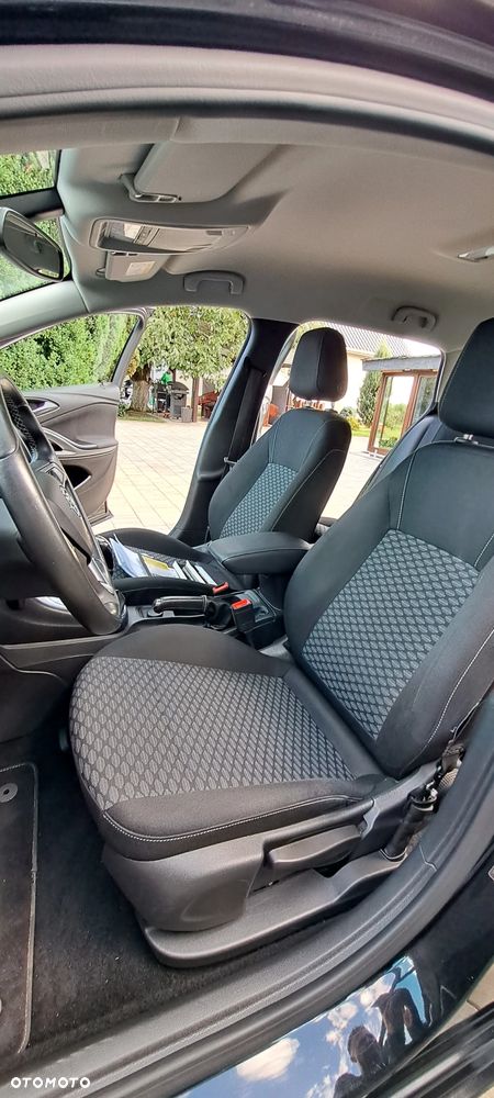 Opel Astra 1.4 Turbo Sports Tourer Dynamic - 11