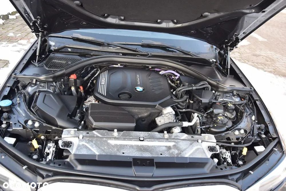 BMW Seria 3 318d Sport Line - 31