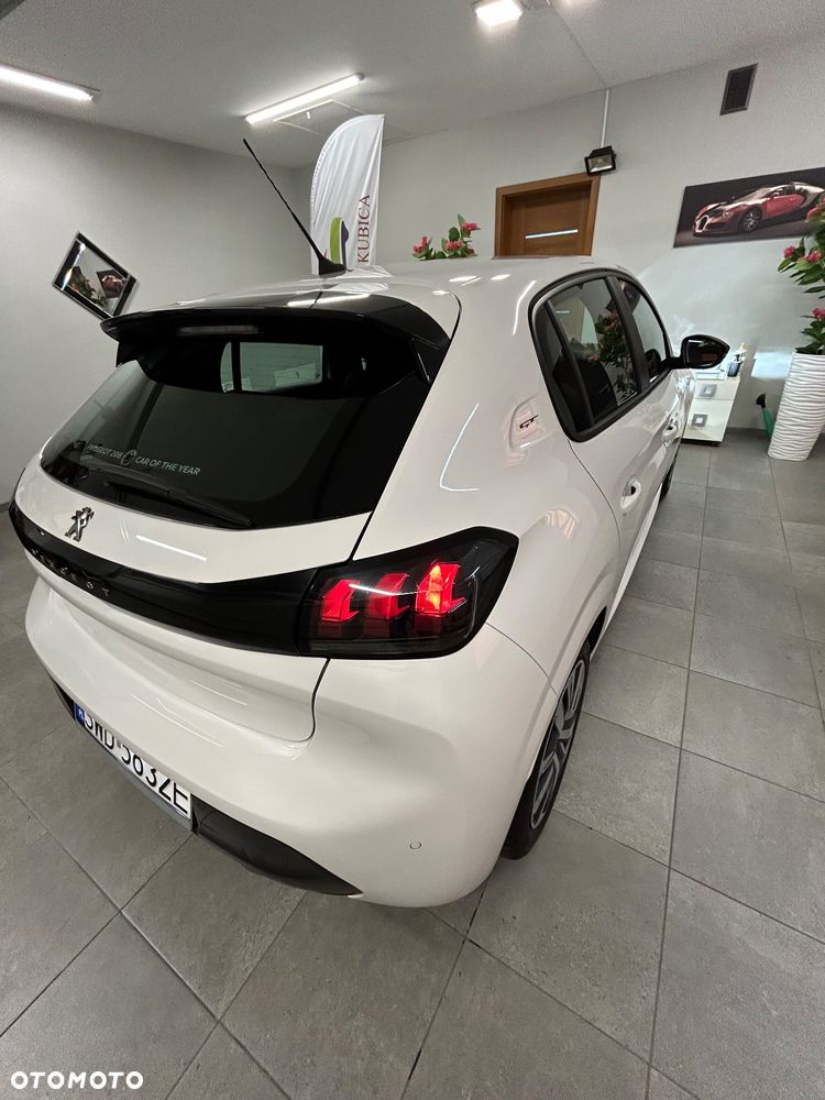 Peugeot 208 2021