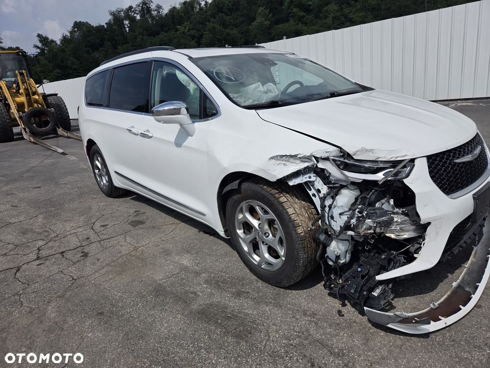 Chrysler Pacifica - 9