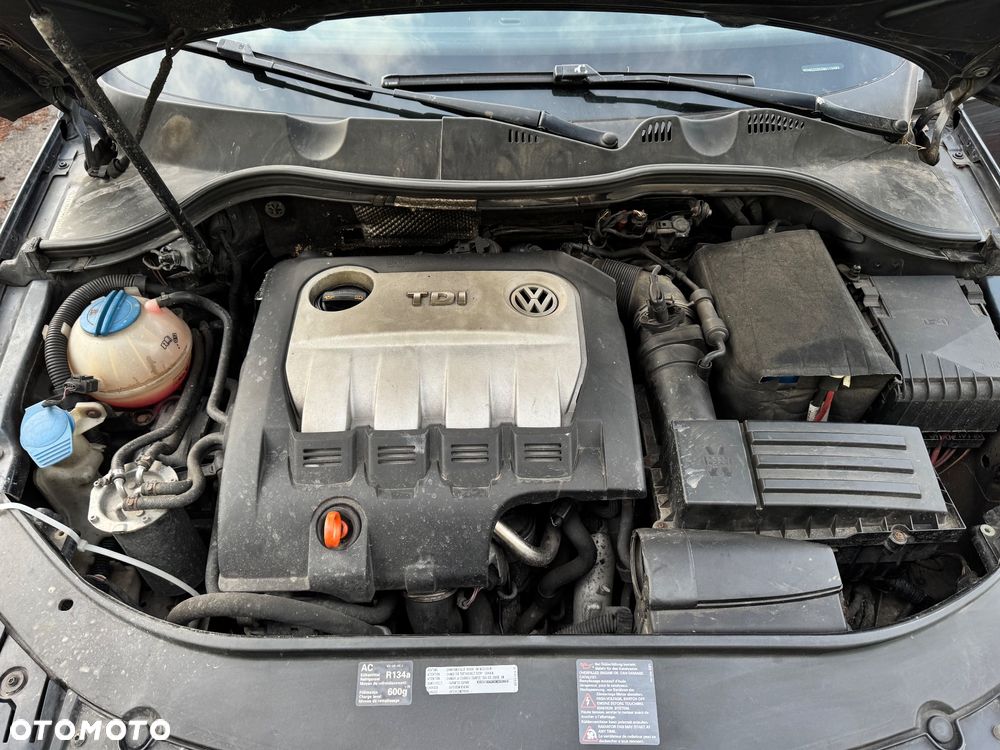 Volkswagen Passat 2.0 TDI DPF Individual - 12