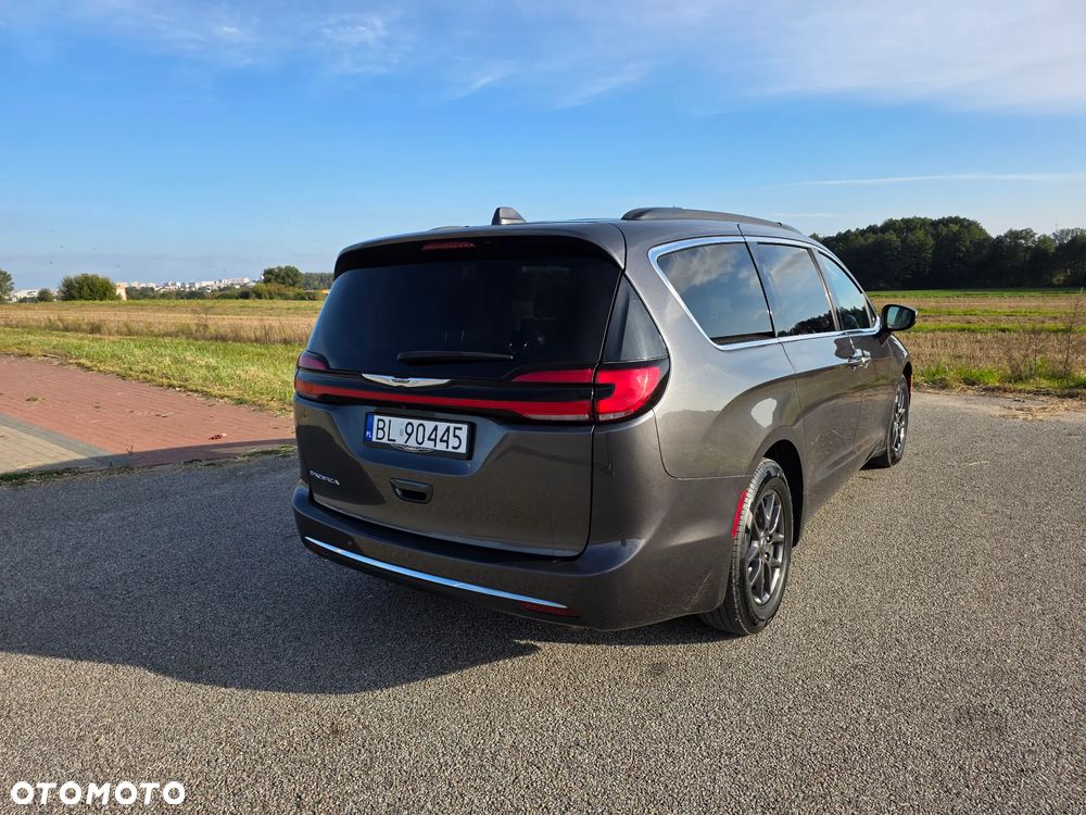 Chrysler Pacifica - 5