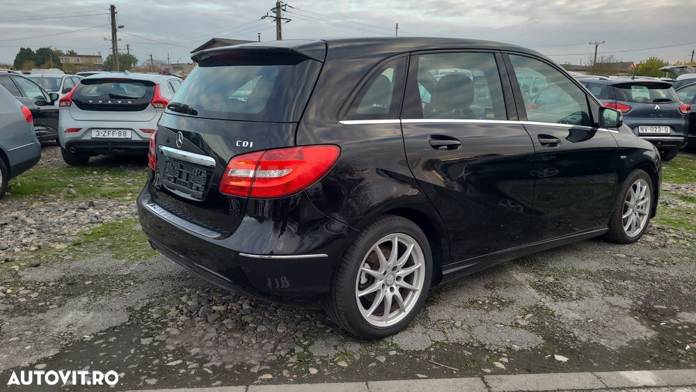 Mercedes-Benz B 180 - 4