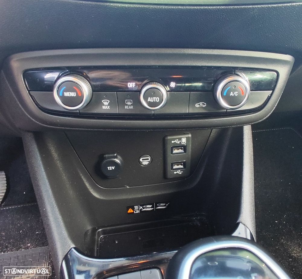 Opel Crossland X 1.2 T Innovation J17 - 14