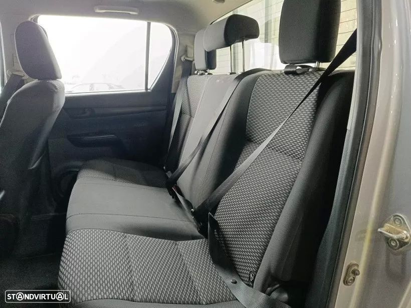 Toyota Hilux 2.4 D-4D 4WD Tracker - 5