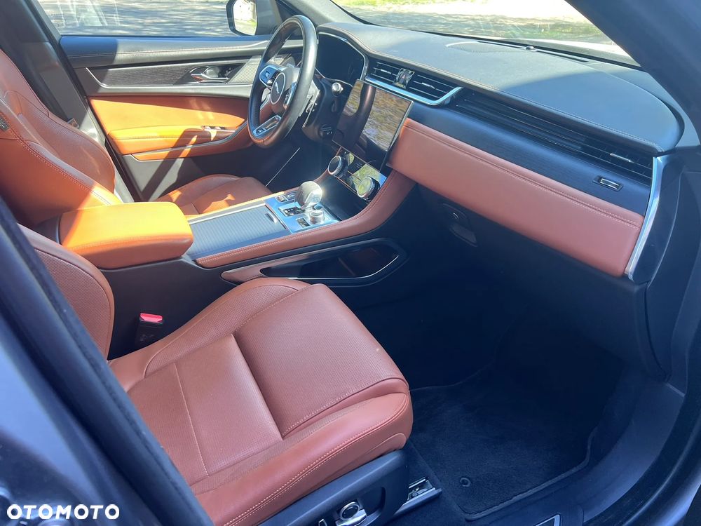 Jaguar F-Pace - 7